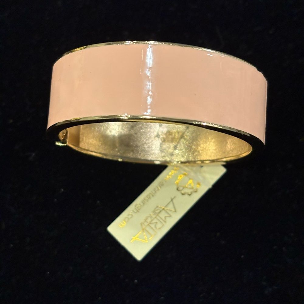Amrita Singh Peach and Gold Bracelet NWT Clamper